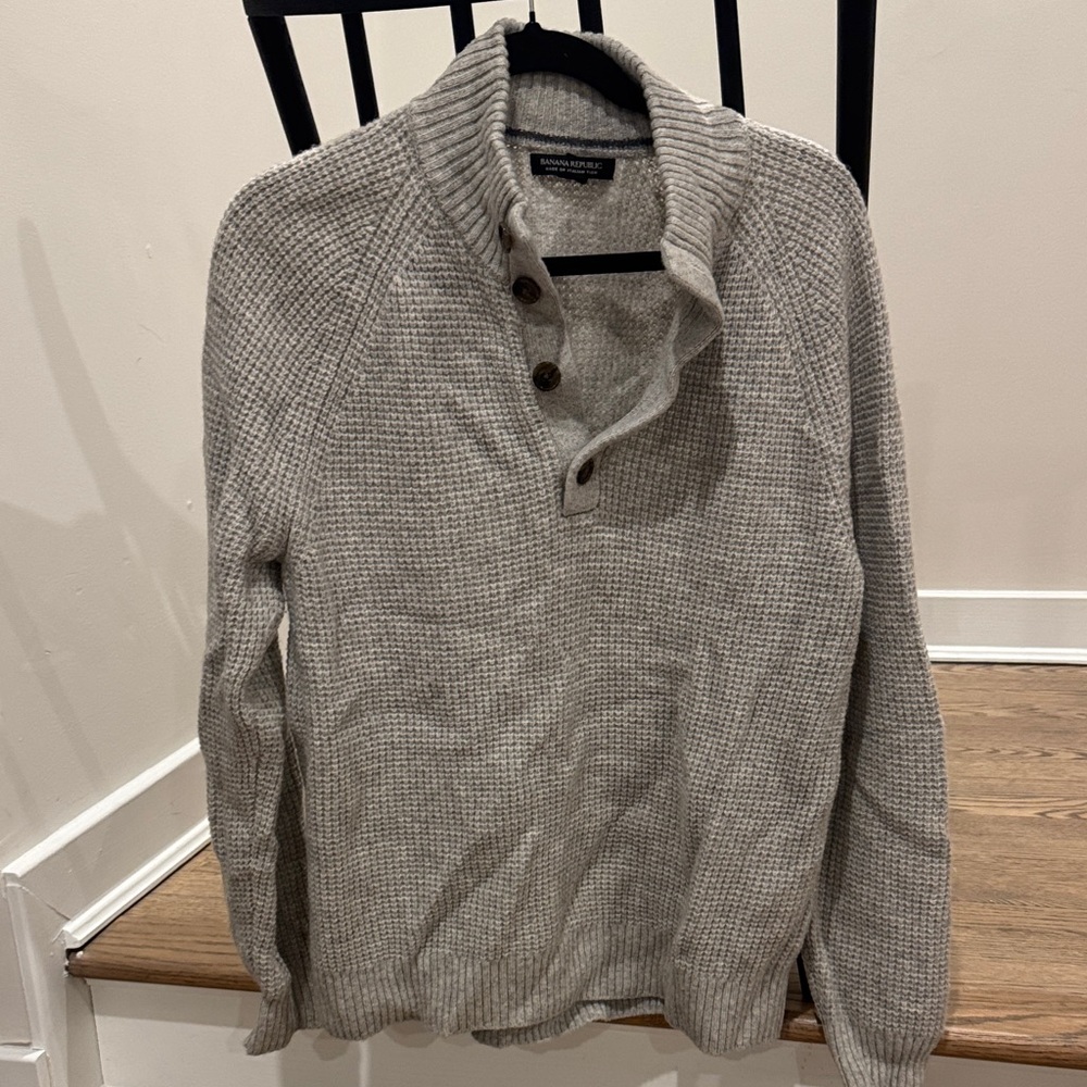 Banana Republic Men's Knit Sweater in Gray